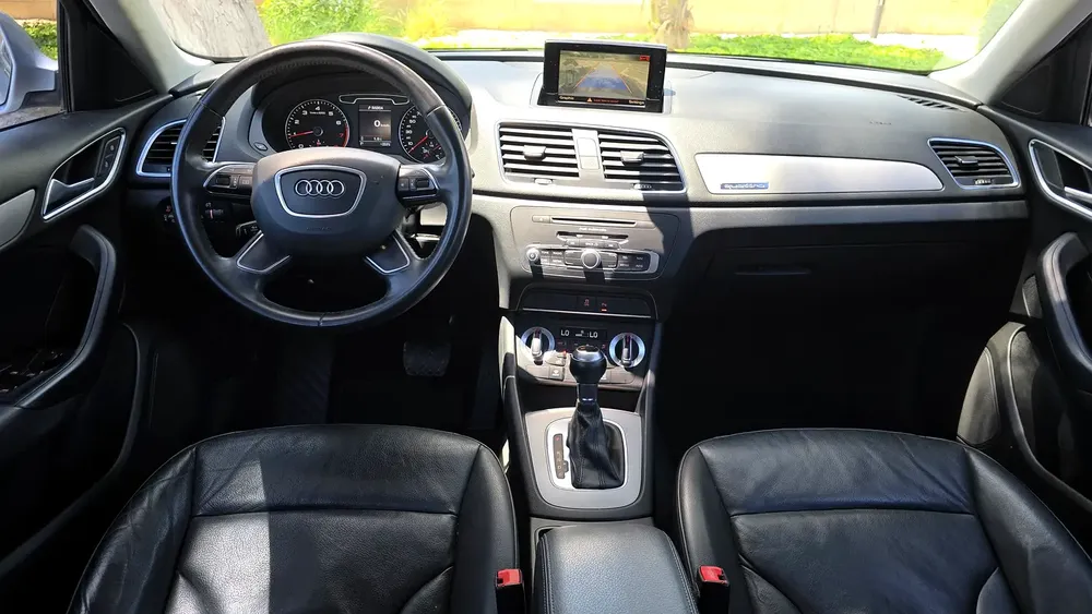 Like New Audi Q3 2.0 TFSI Quattro GCC Specs Full Service History Single Owner - Image 20
