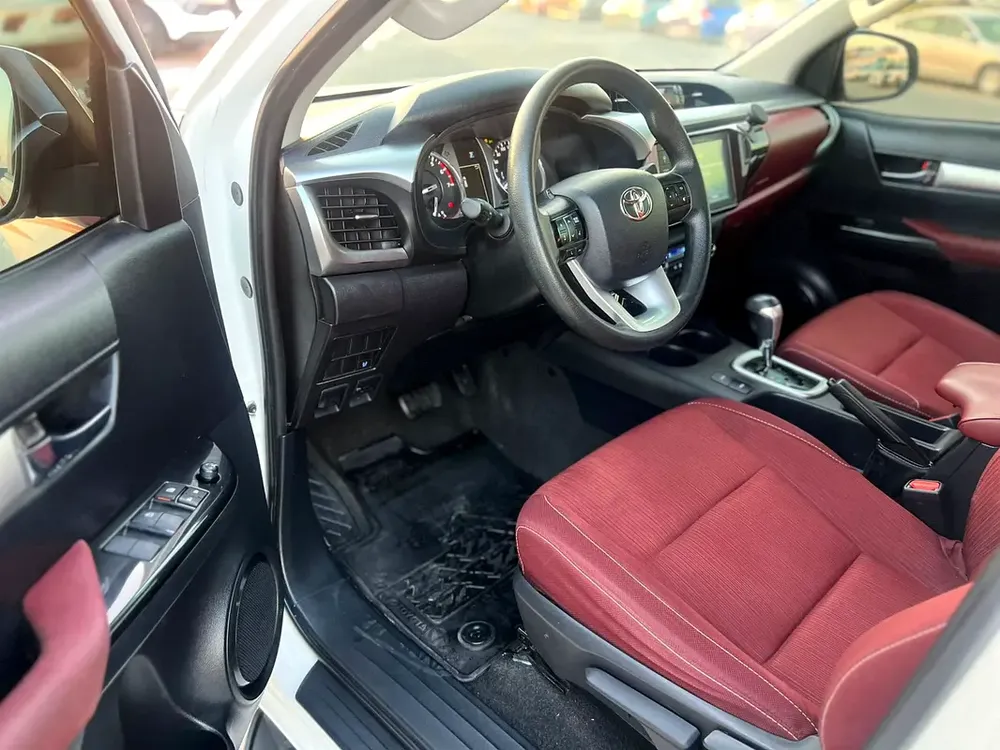 2022 Toyota Hilux SR5 Premium Full Option - 2.7L V4 - 4x4 AWD - Rear CAM & AC - big Body - Image 10