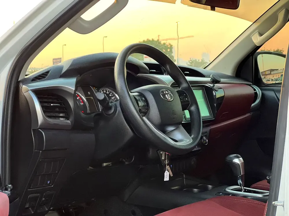 2022 Toyota Hilux SR5 Premium Full Option - 2.7L V4 - 4x4 AWD - Rear CAM & AC - big Body - Image 11