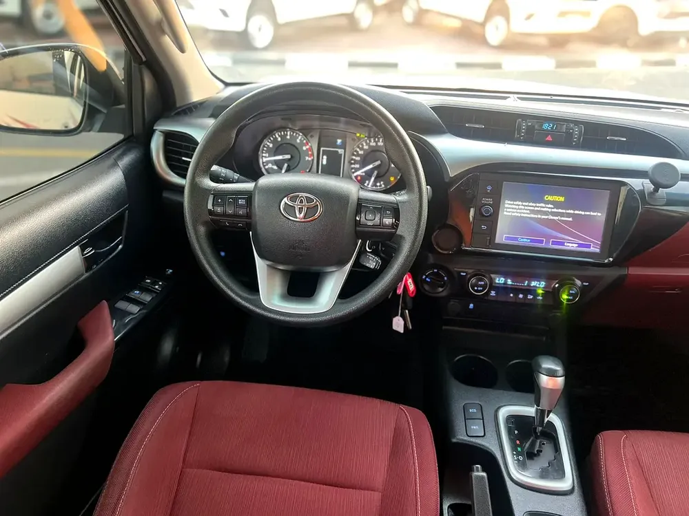 2022 Toyota Hilux SR5 Premium Full Option - 2.7L V4 - 4x4 AWD - Rear CAM & AC - big Body - Image 12