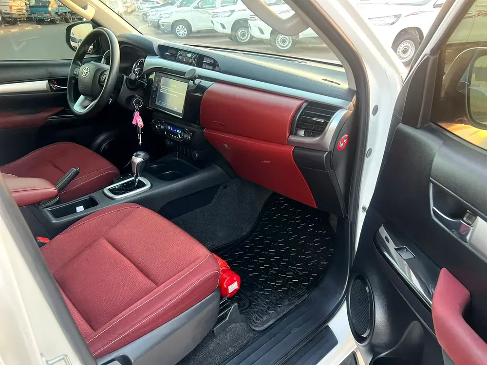 2022 Toyota Hilux SR5 Premium Full Option - 2.7L V4 - 4x4 AWD - Rear CAM & AC - big Body - Image 13