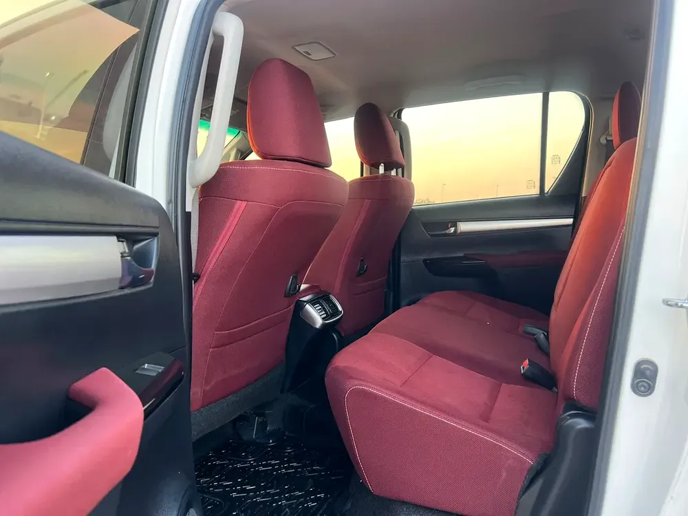2022 Toyota Hilux SR5 Premium Full Option - 2.7L V4 - 4x4 AWD - Rear CAM & AC - big Body - Image 17