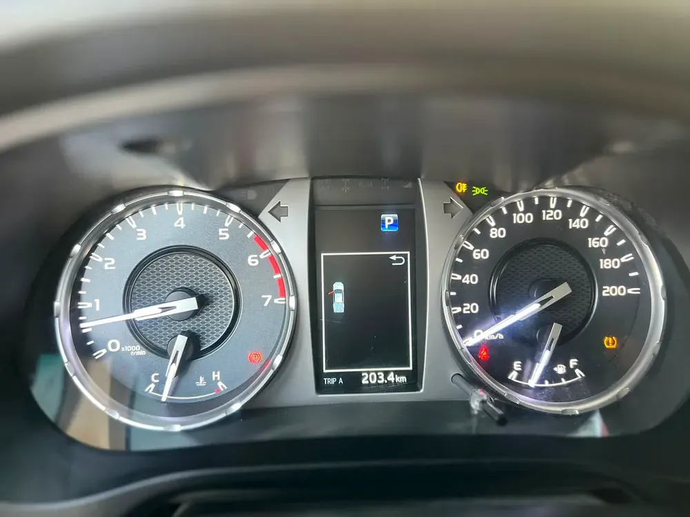 2022 Toyota Hilux SR5 Premium Full Option - 2.7L V4 - 4x4 AWD - Rear CAM & AC - big Body - Image 18