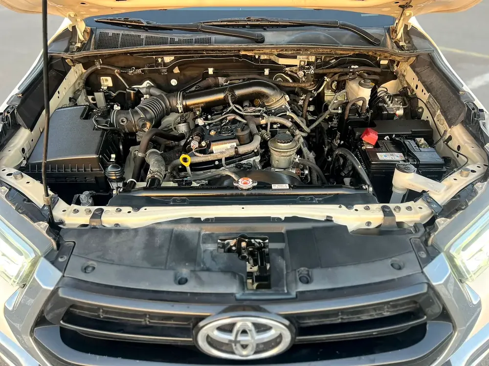 2022 Toyota Hilux SR5 Premium Full Option - 2.7L V4 - 4x4 AWD - Rear CAM & AC - big Body - Image 19