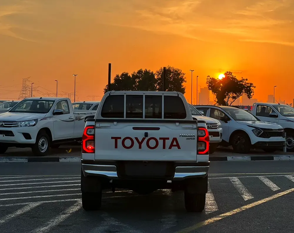 2022 Toyota Hilux SR5 Premium Full Option - 2.7L V4 - 4x4 AWD - Rear CAM & AC - big Body - Image 6