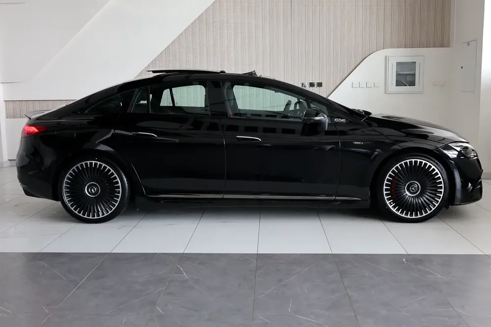 2024 Mercedes-Benz EQE 53 AMG 4MATIC+ -500KM- GCC Specs- Brand New-Under Warranty & service - Image 8