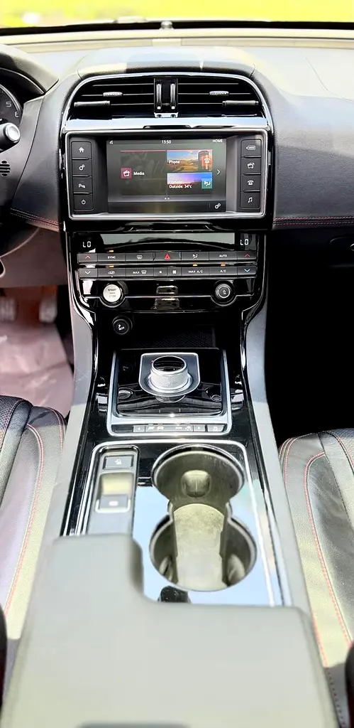 Jaguar XE R-Sport 2016 GCC Specs - Image 12