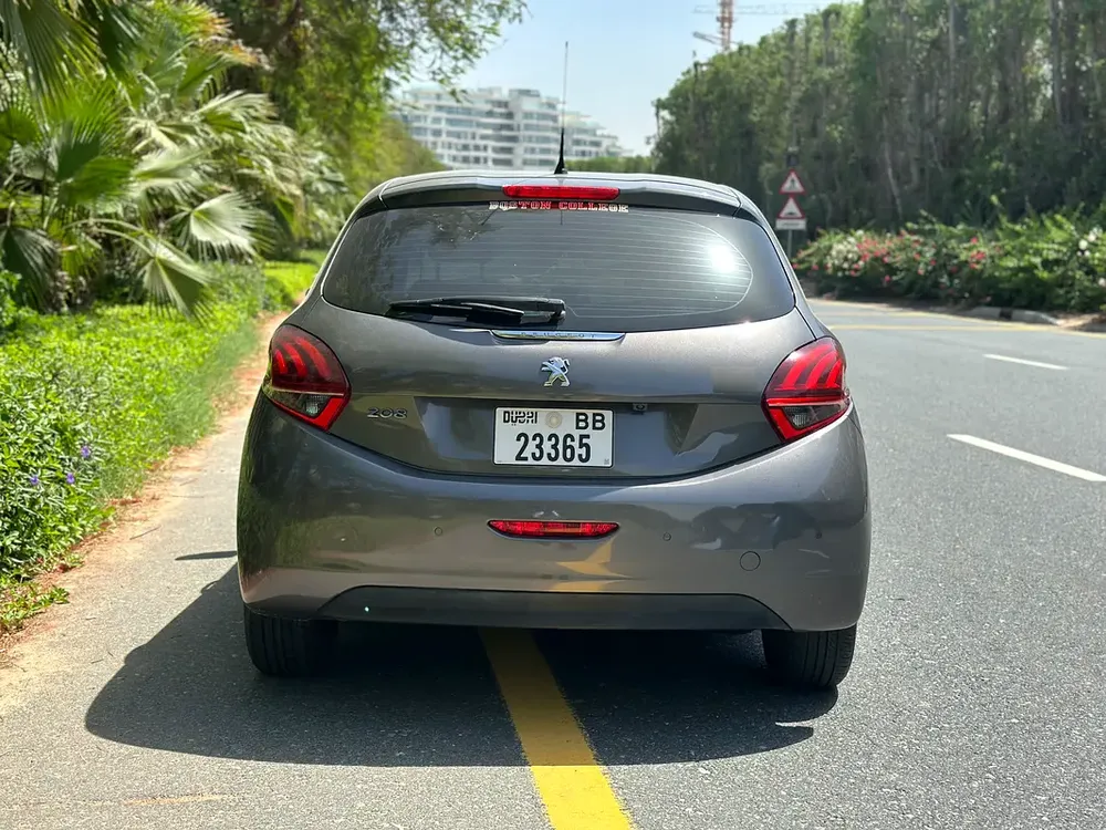 2019 Peugeot 208 Active | GCC Specs | 1.6L Engine | Perfect Condition - Image 5