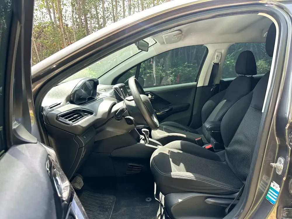 2019 Peugeot 208 Active | GCC Specs | 1.6L Engine | Perfect Condition - Image 6
