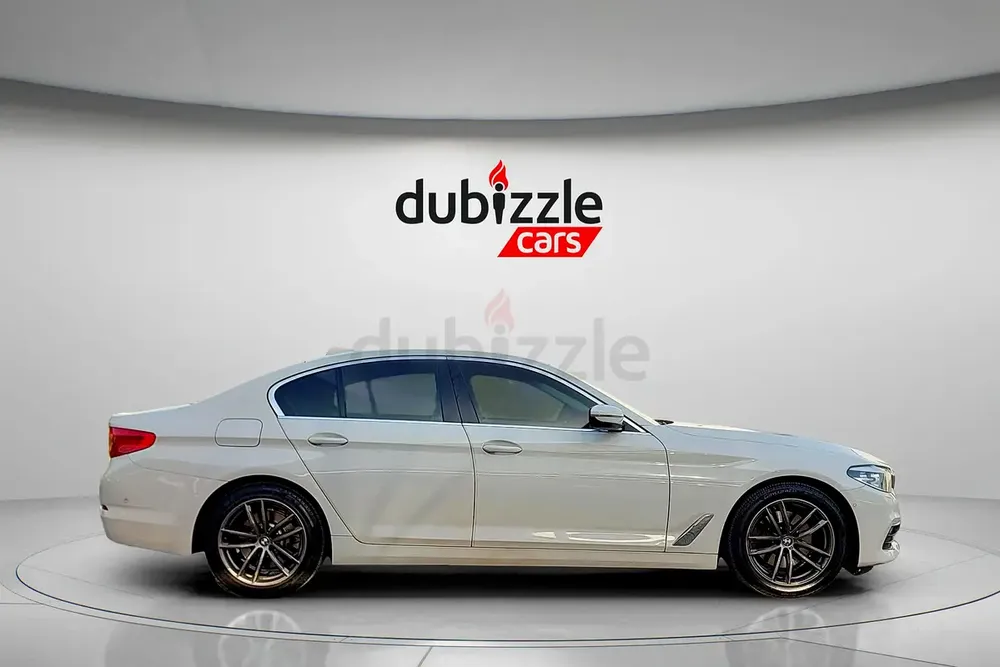 AED 897/month | 2019 BMW 5-Series 520i Exclusive | GCC Specs | Ref#474028 - Image 4