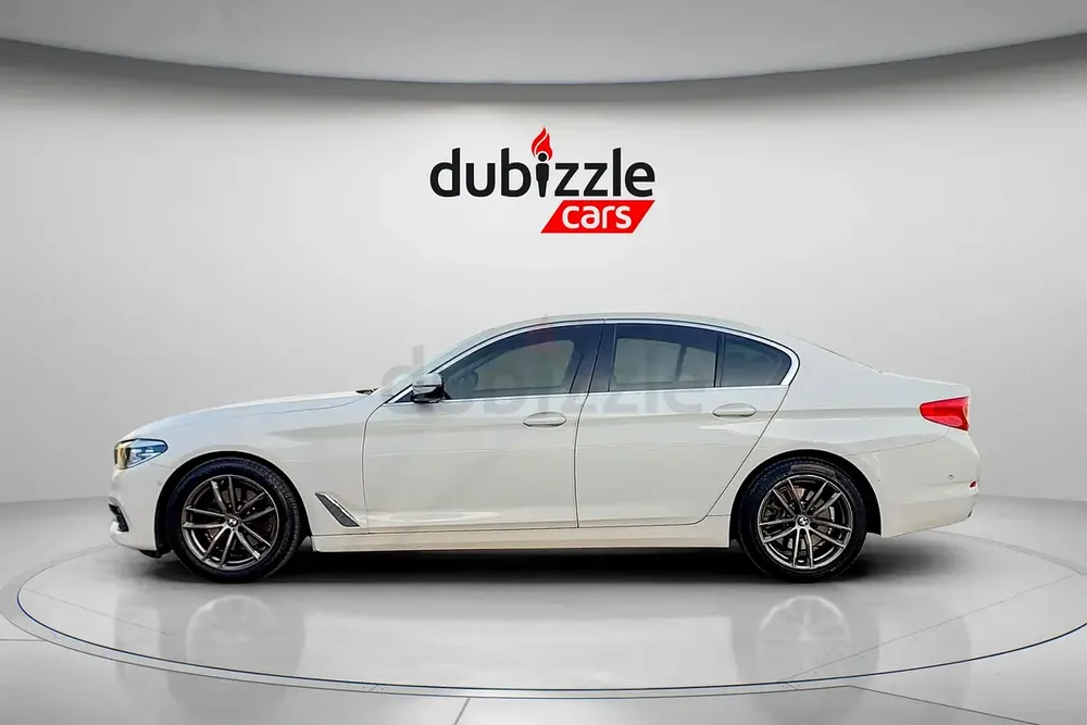 AED 897/month | 2019 BMW 5-Series 520i Exclusive | GCC Specs | Ref#474028 - Image 5