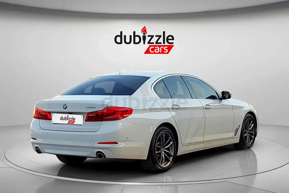 AED 897/month | 2019 BMW 5-Series 520i Exclusive | GCC Specs | Ref#474028 - Image 6