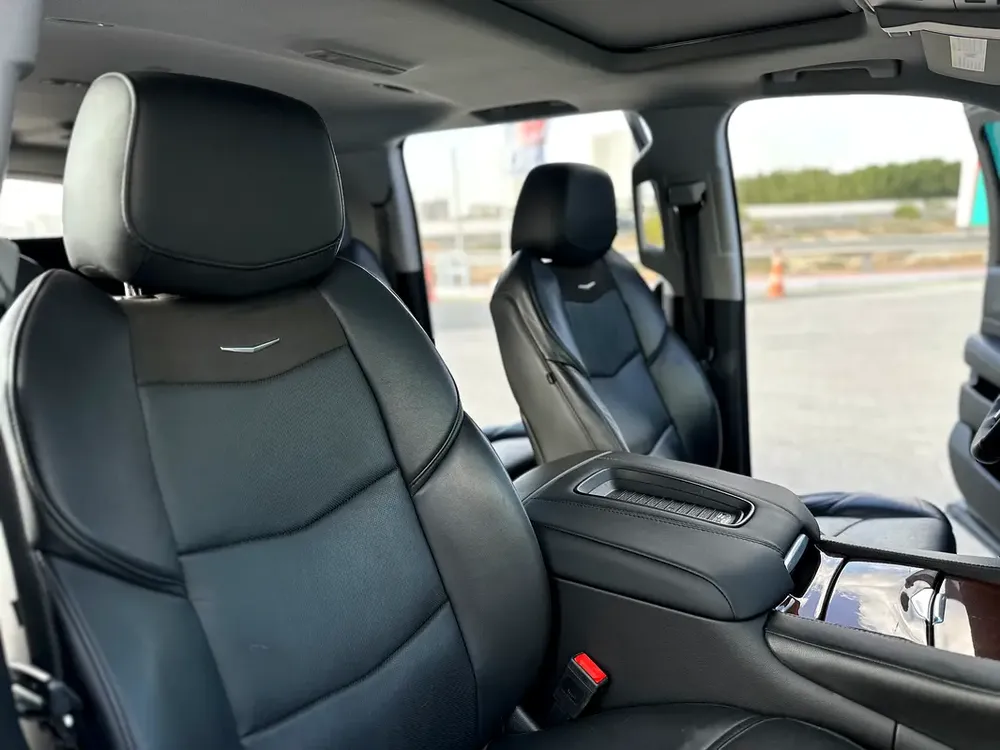 2020 Cadillac Escalade V8 6.2L, US import, clean title, top condition, 4x4 - Image 11