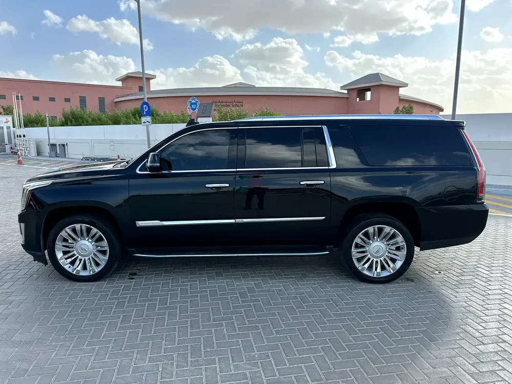 2020 Cadillac Escalade V8 6.2L, US import, clean title, top condition, 4x4 - Image 7