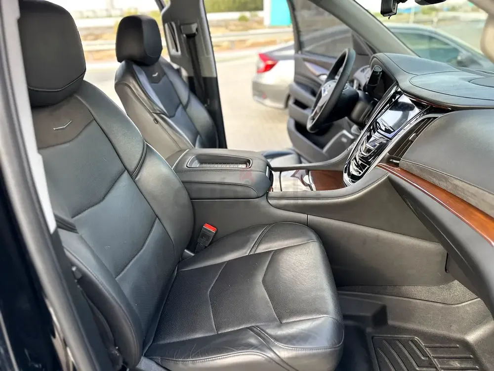 2020 Cadillac Escalade V8 6.2L, US import, clean title, top condition, 4x4 - Image 8