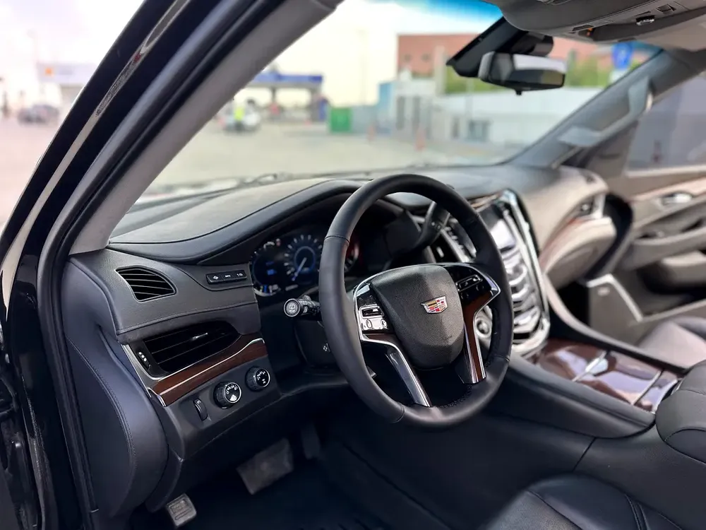 2020 Cadillac Escalade V8 6.2L, US import, clean title, top condition, 4x4 - Image 9