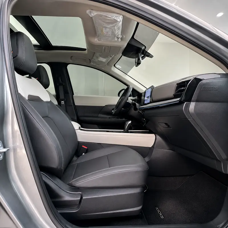 Nissan Kicks SV Plus |  2025  | GCC Specs | panaromic | Bose Audio speaker | Blind spot - Image 8