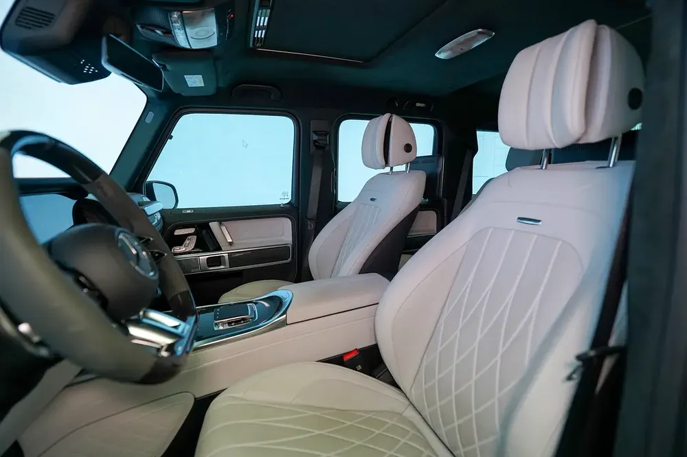 DEALER WARRANTY + SERVICE | CARBON EXTERIOR | NIGHT PLUS PACKAGE | REAR ENTERTAINMENT | GCC - Image 10