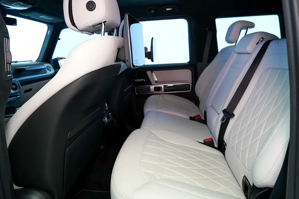 DEALER WARRANTY + SERVICE | CARBON EXTERIOR | NIGHT PLUS PACKAGE | REAR ENTERTAINMENT | GCC - Image 11