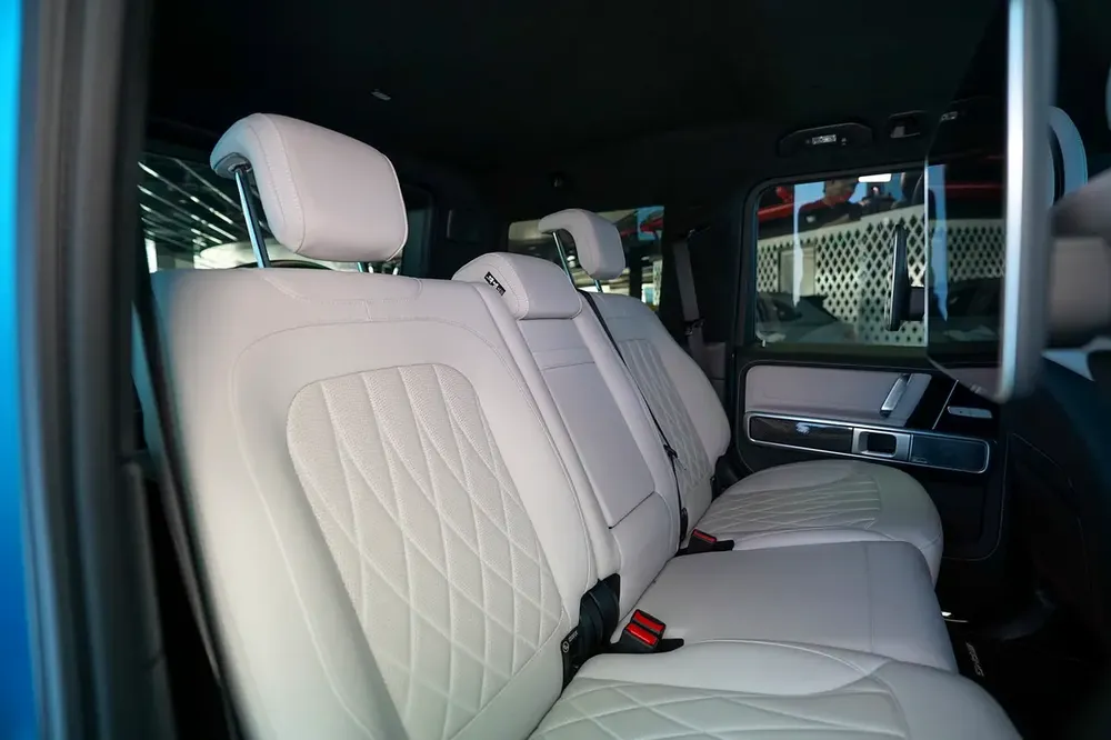 DEALER WARRANTY + SERVICE | CARBON EXTERIOR | NIGHT PLUS PACKAGE | REAR ENTERTAINMENT | GCC - Image 14