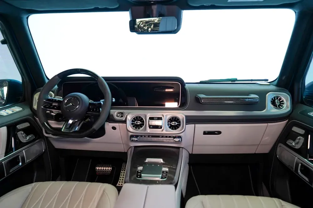 DEALER WARRANTY + SERVICE | CARBON EXTERIOR | NIGHT PLUS PACKAGE | REAR ENTERTAINMENT | GCC - Image 15