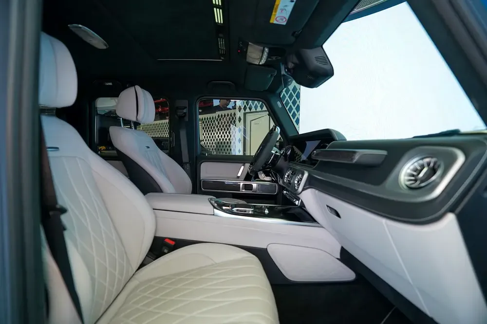 DEALER WARRANTY + SERVICE | CARBON EXTERIOR | NIGHT PLUS PACKAGE | REAR ENTERTAINMENT | GCC - Image 16