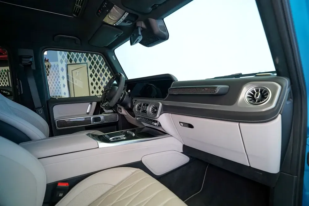 DEALER WARRANTY + SERVICE | CARBON EXTERIOR | NIGHT PLUS PACKAGE | REAR ENTERTAINMENT | GCC - Image 17