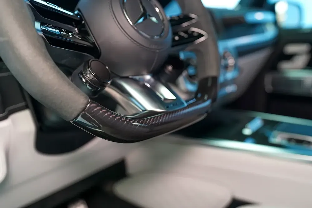 DEALER WARRANTY + SERVICE | CARBON EXTERIOR | NIGHT PLUS PACKAGE | REAR ENTERTAINMENT | GCC - Image 8