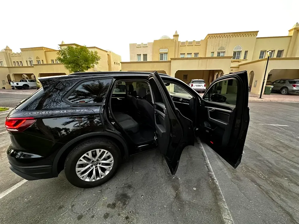 Volkswagen Touareg 2023 - GCC - Finance Available - Image 13