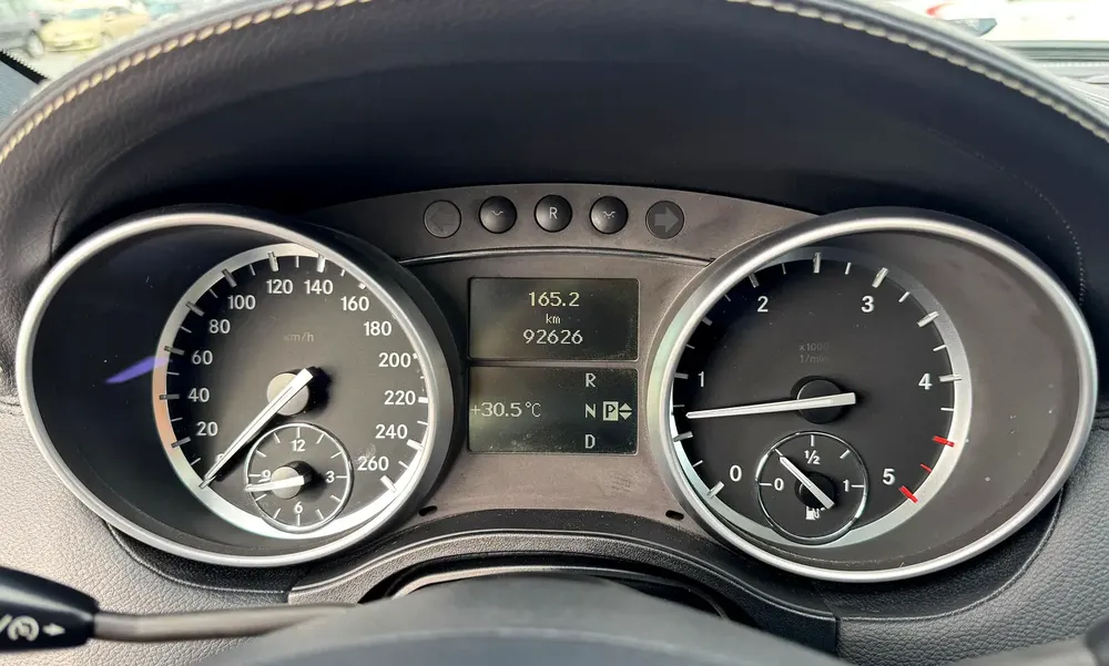 Mercedes-Benz M-Class ML 350, 2012, Japanese Specs - Image 15