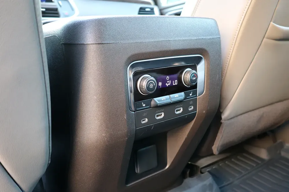 CHEVROLET TAHOE Z71-2022-76000KM-GCC SPECS-UNDER WARRANTY -EXCELLENT CONDITION - Image 18