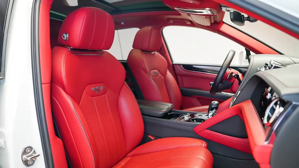 Bentayga V8 | AED 10,330 PM | Carbon Fibre Package | Ramadan Offer - Image 6