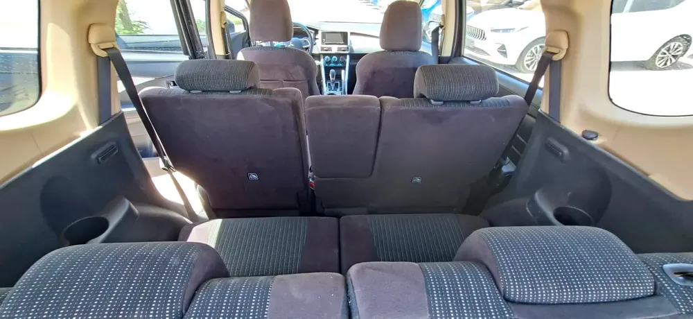 2022 Mitsubishi Xpander GLX | GCC Specs | Low Mileage | Family 7-Seater - Image 5