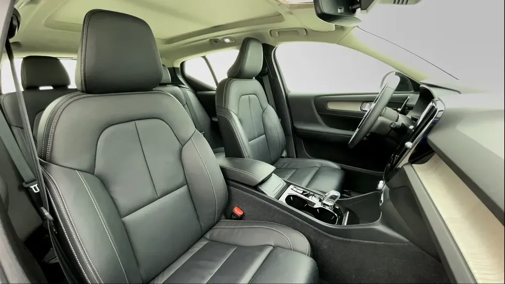 AED 1,641/month | 0 Downpayment | Free 1 Year Warranty | VOLVO XC40 2023 - Image 6