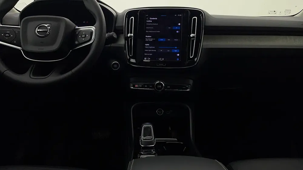 AED 1,641/month | 0 Downpayment | Free 1 Year Warranty | VOLVO XC40 2023 - Image 8