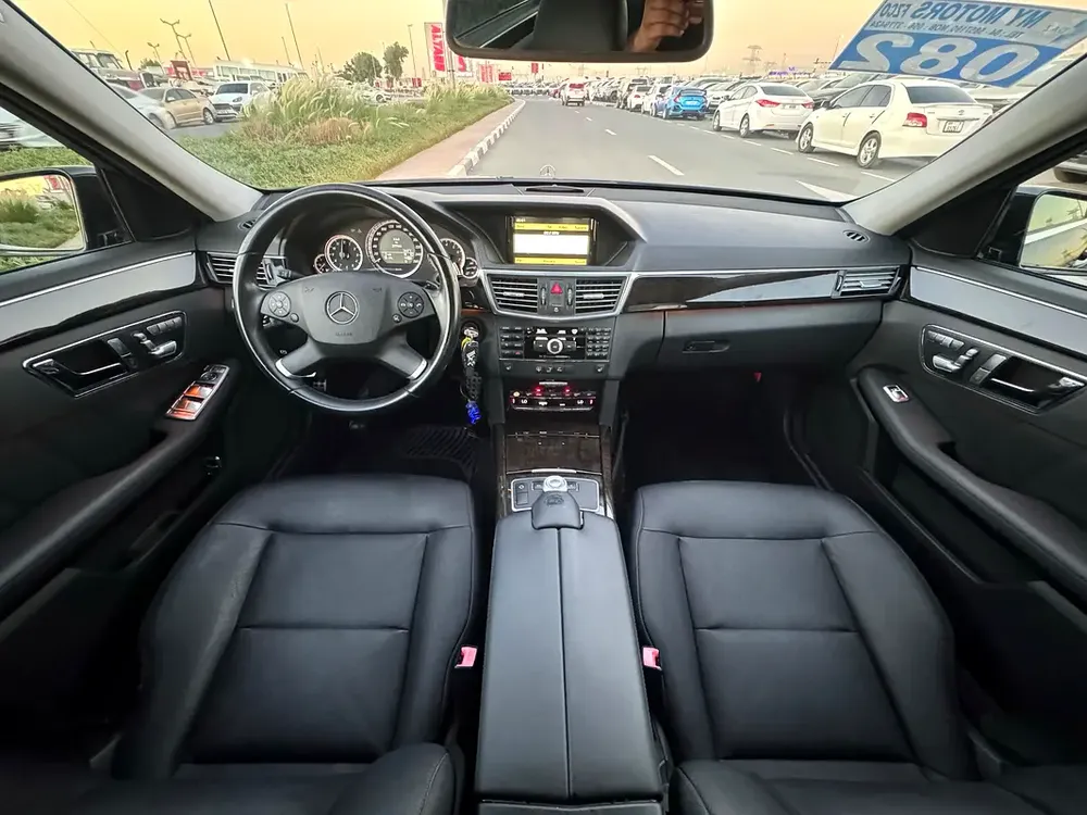 Mercedes-Benz E350 low Kilometer Auction Grade 4/B - Image 10