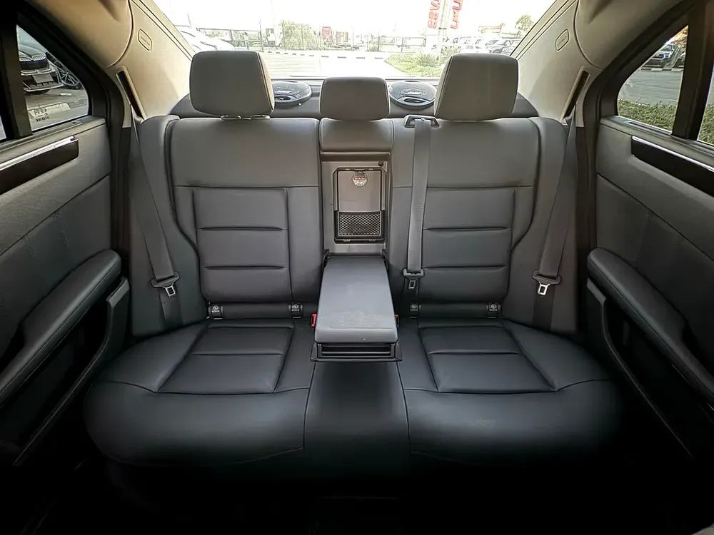 Mercedes-Benz E350 low Kilometer Auction Grade 4/B - Image 15