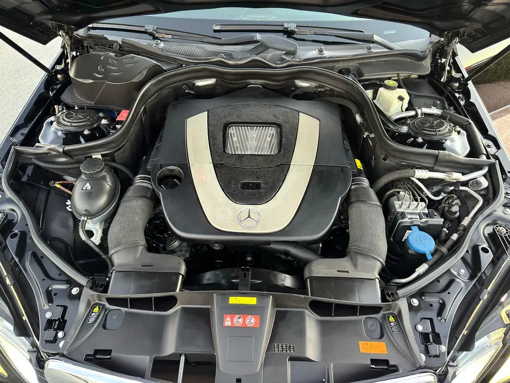 Mercedes-Benz E350 low Kilometer Auction Grade 4/B - Image 18