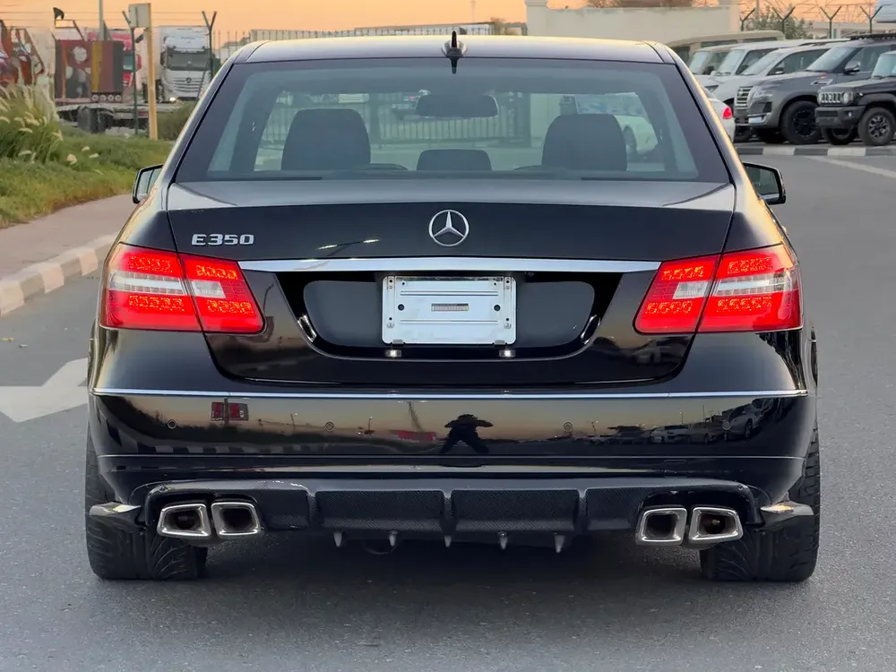 Mercedes-Benz E350 low Kilometer Auction Grade 4/B - Image 6