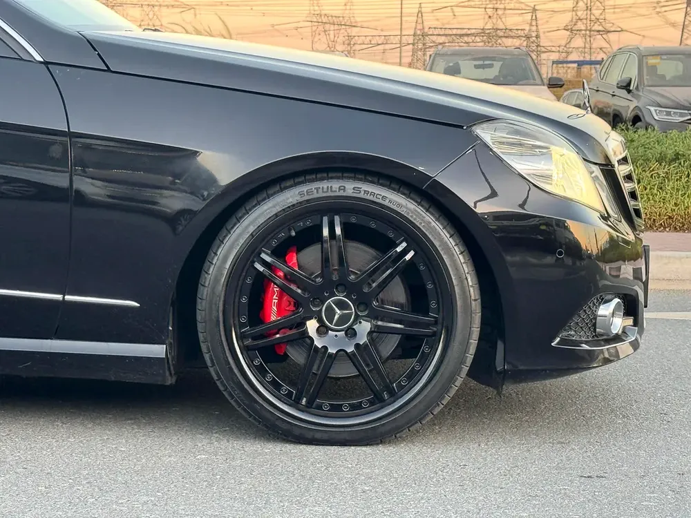 Mercedes-Benz E350 low Kilometer Auction Grade 4/B - Image 7