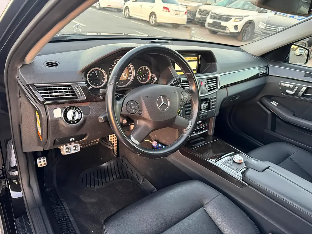 Mercedes-Benz E350 low Kilometer Auction Grade 4/B - Image 8