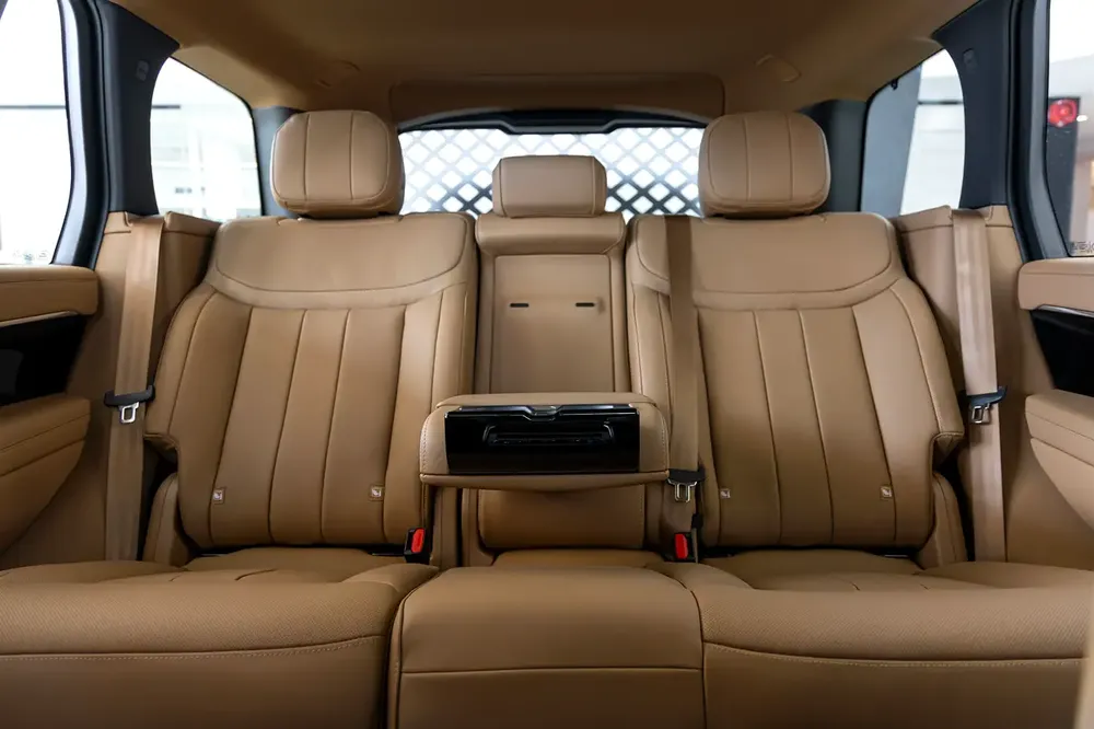 Range Rover Vogue | HSE P530 | Black Edition | GCC Specs | 2026  | ( EXPORT) - Image 13