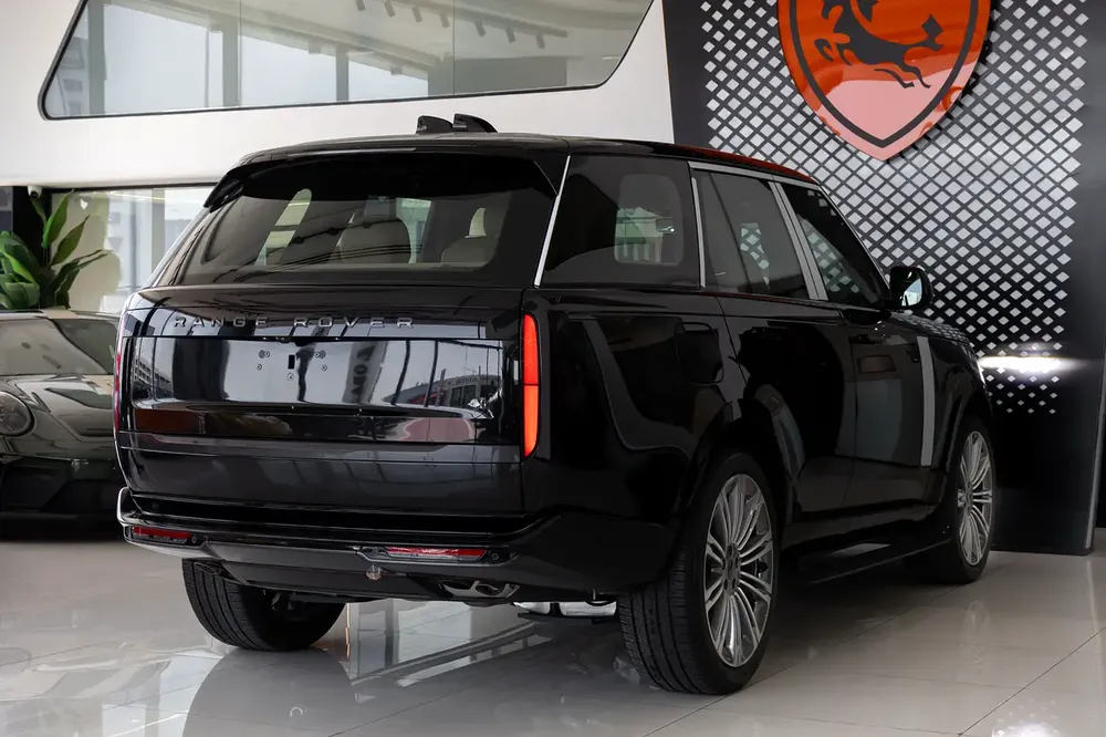 Range Rover Vogue | HSE P530 | Black Edition | GCC Specs | 2026  | ( EXPORT) - Image 4