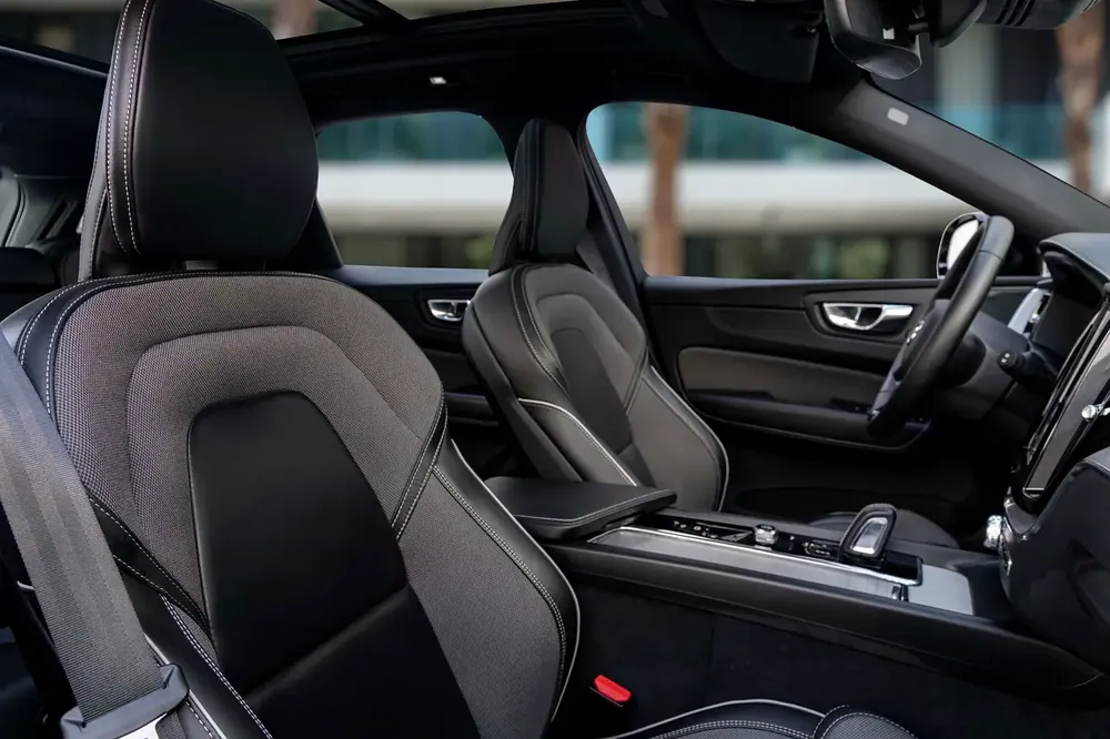 2,057 P.M |  XC60 B5 R-Design | 0% Downpayment | 2027 VOLVO WARRANTY! - Image 11