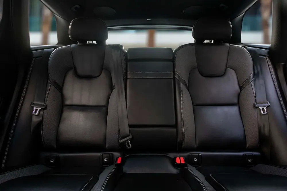 2,057 P.M |  XC60 B5 R-Design | 0% Downpayment | 2027 VOLVO WARRANTY! - Image 12