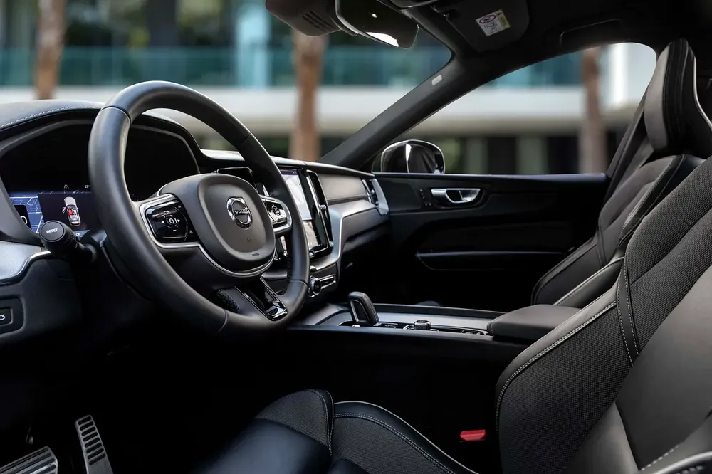 2,057 P.M |  XC60 B5 R-Design | 0% Downpayment | 2027 VOLVO WARRANTY! - Image 9