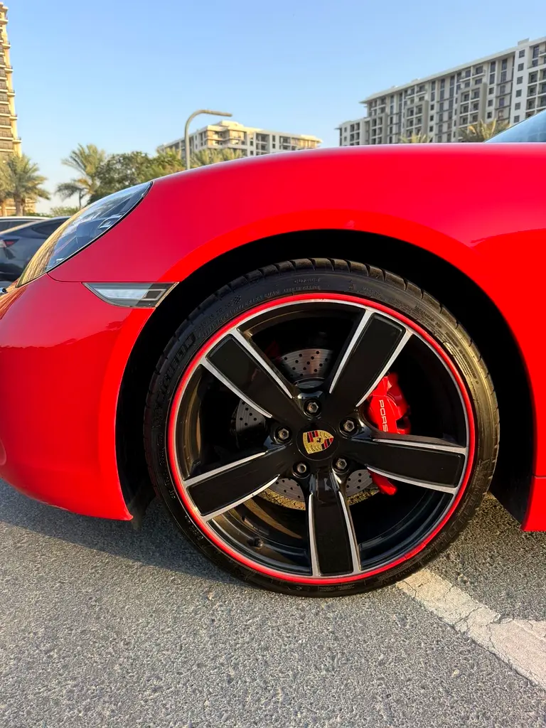 2017 Porsche 718 Cayman S - GCC Specs - Excellent Condition! - Image 5