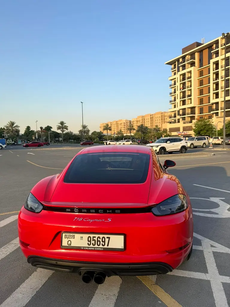 2017 Porsche 718 Cayman S - GCC Specs - Excellent Condition! - Image 6