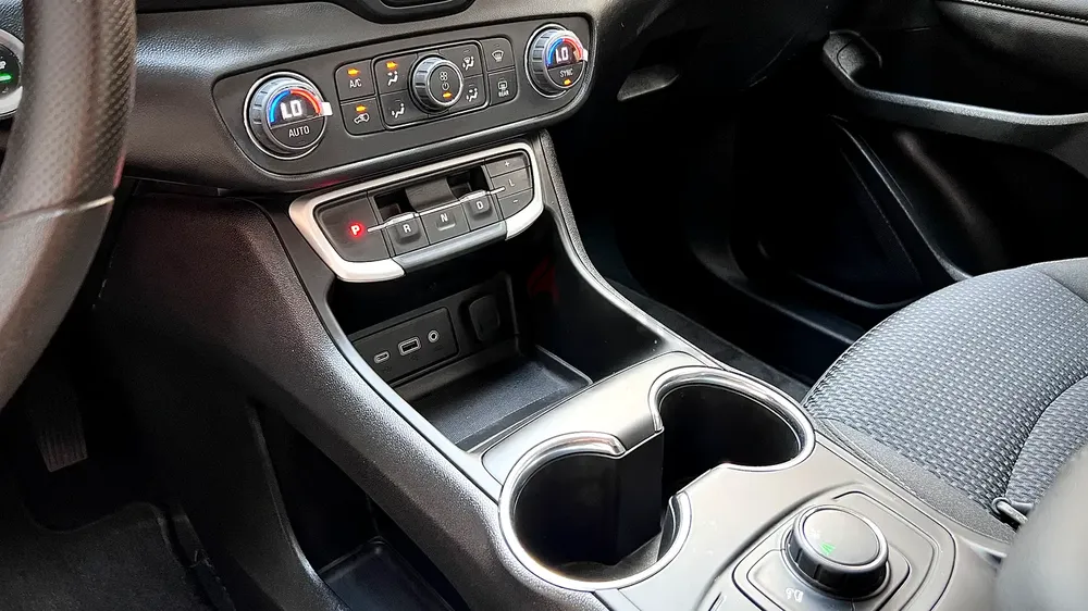 GMC Terrain 2023 GCC - Image 5