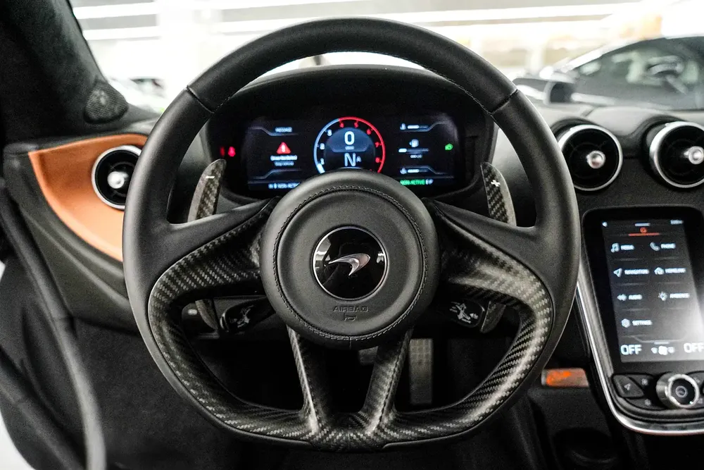 2025 MCLAREN GTS 60TH ANNIVERSARY EDITION / GCC / PANORAMIC / DEALER WARRANTY - Image 10